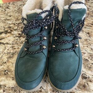Teal Northface Faux Fur-lined Ankle Boots